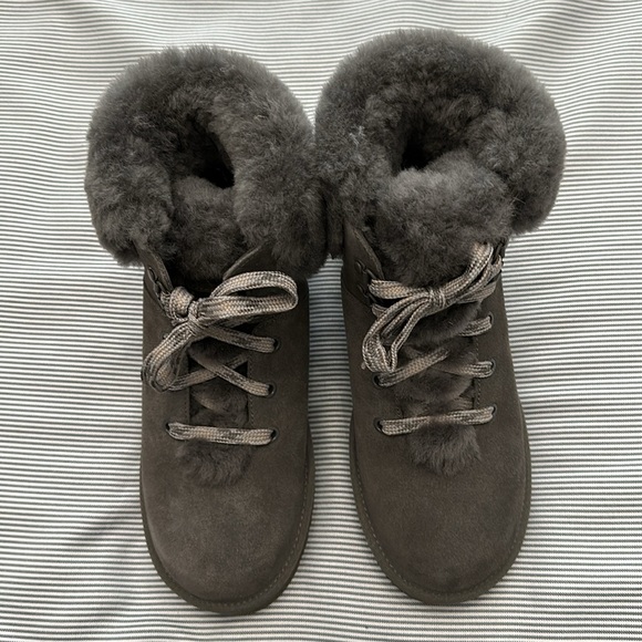 Authentic UGG Women’s Classic Mini Alpine Lace Boots - Picture 4 of 6